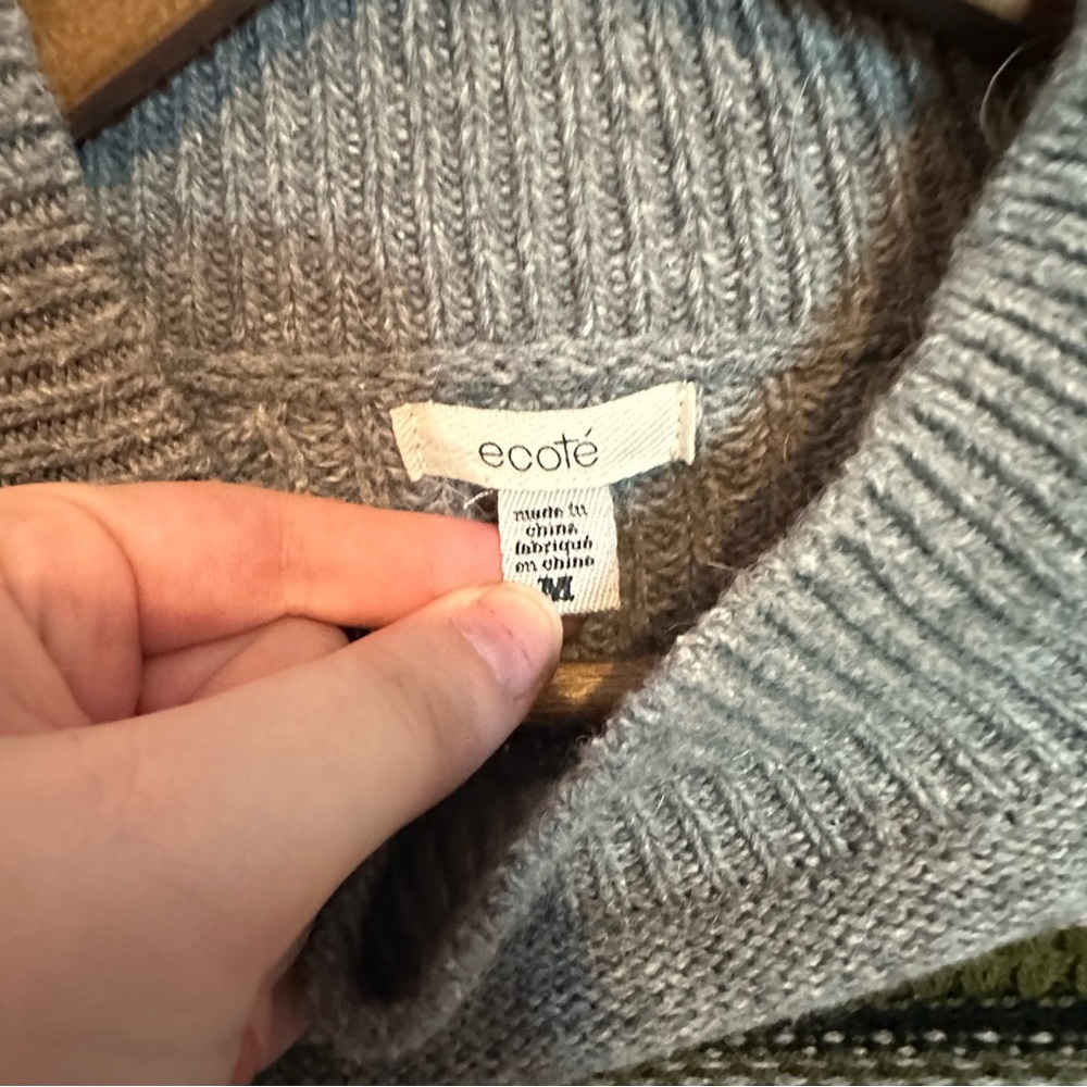 Ecot Gray Patterned Cropped Sweater - image 4